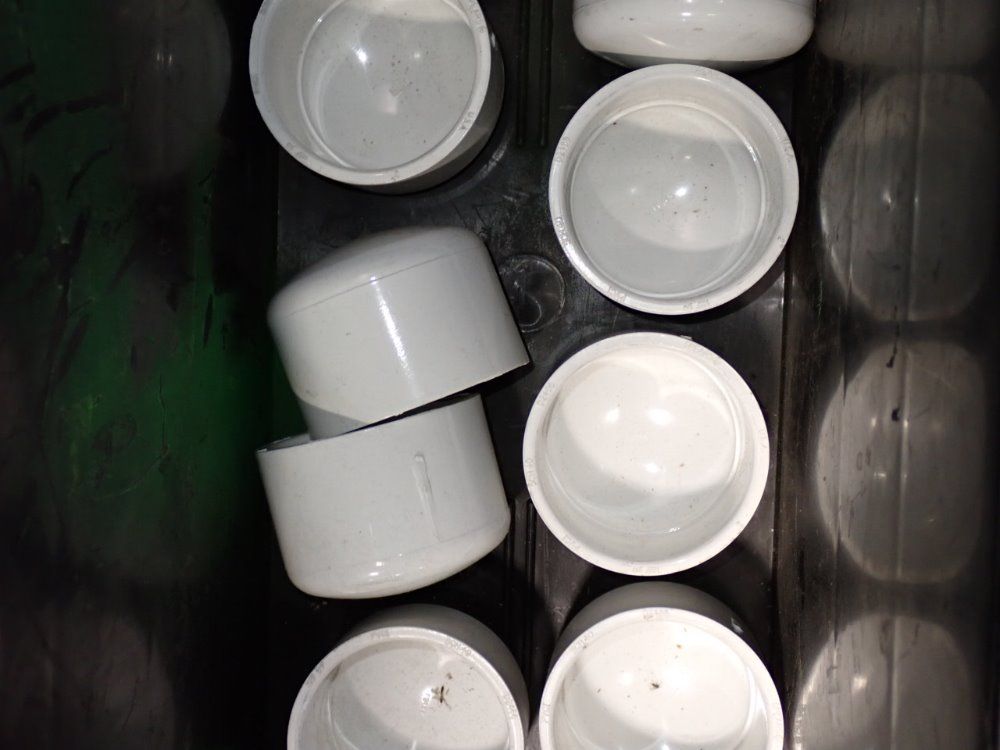  Plastic Caps