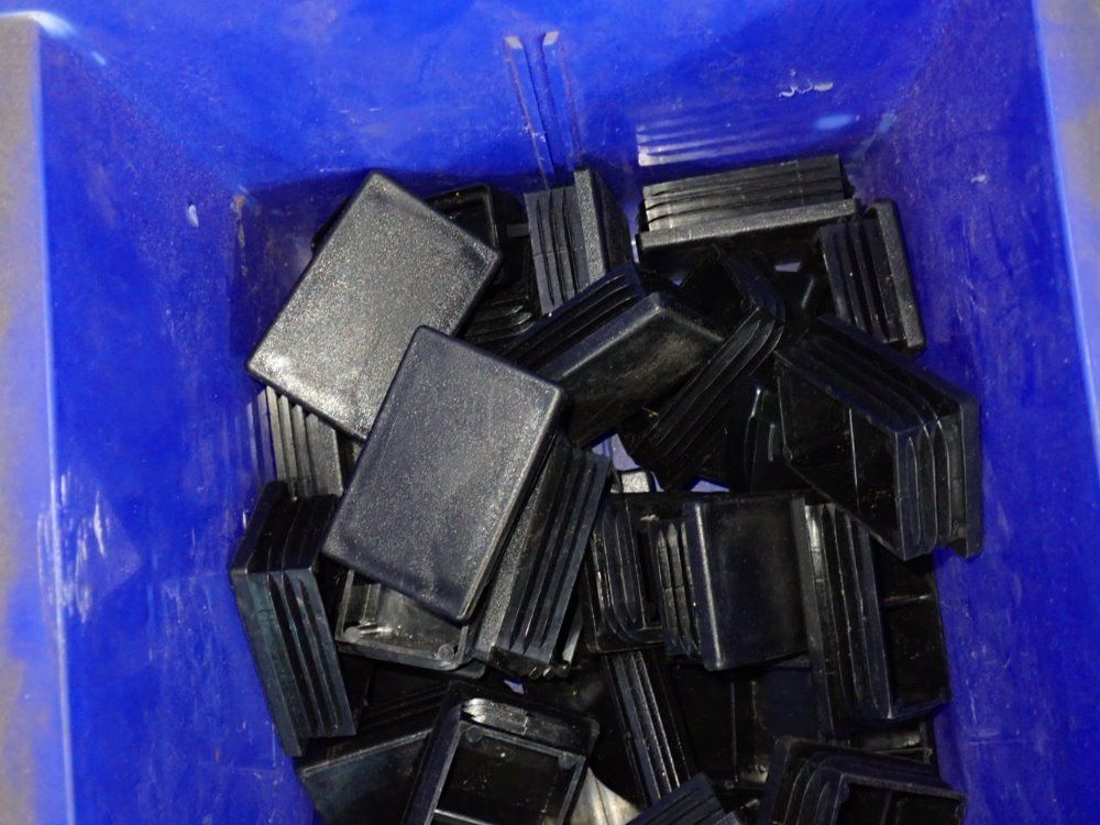 Plastic Caps