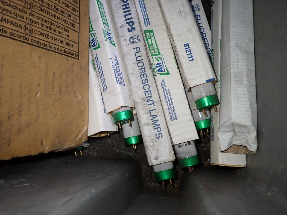  Fluorescent Lamps