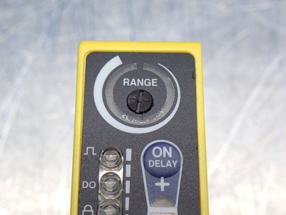 Banner Range: 200-2000mm Photoelectric Sensor 63001 Series Q60 - Q60bb6af2000q