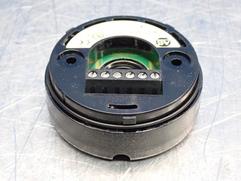 Allen Bradley 1/2 Npt, 70mm Stack Lights Mounting Base & Cap - 855t-bcbc