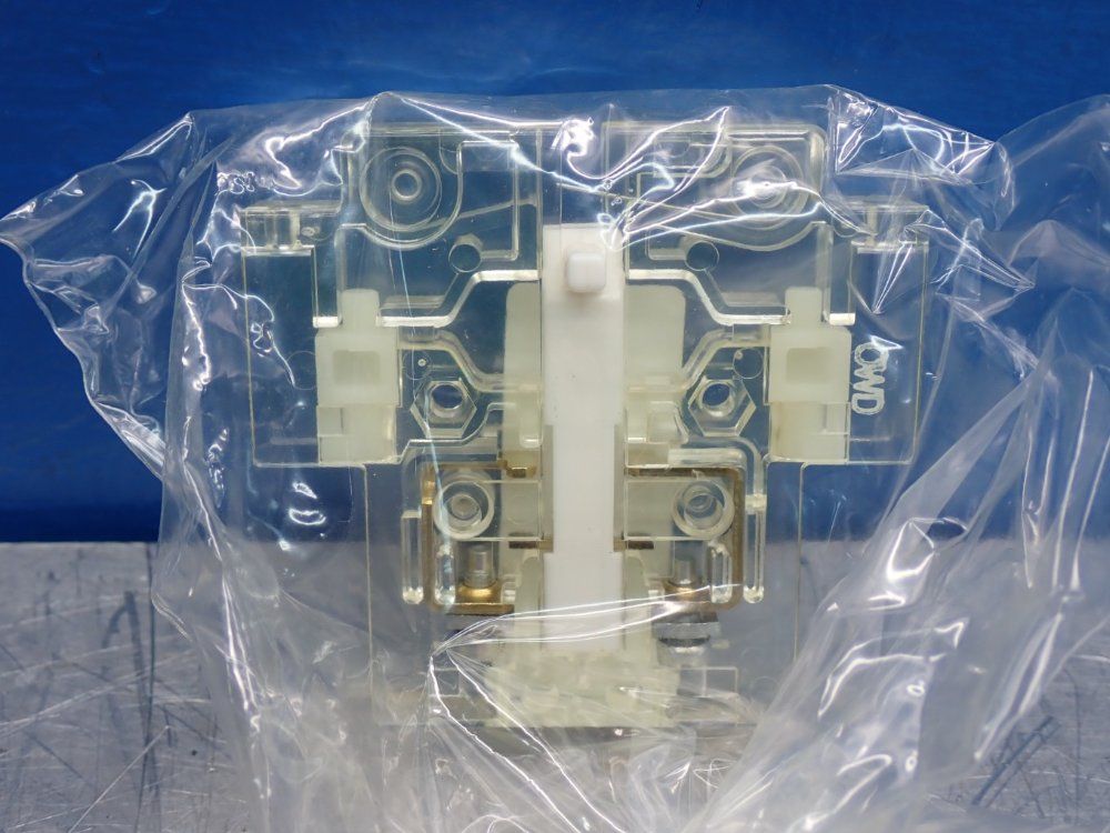 Allen Bradley Auxiliary Contact Switch - 195-ga10