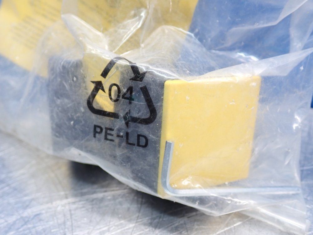 Turck Inductive Proximity Sensor - 1625868