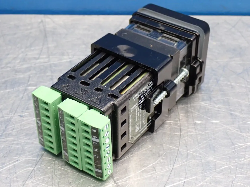 Watlow Temperature Process Controller - Pm6c1ej-baejpwp