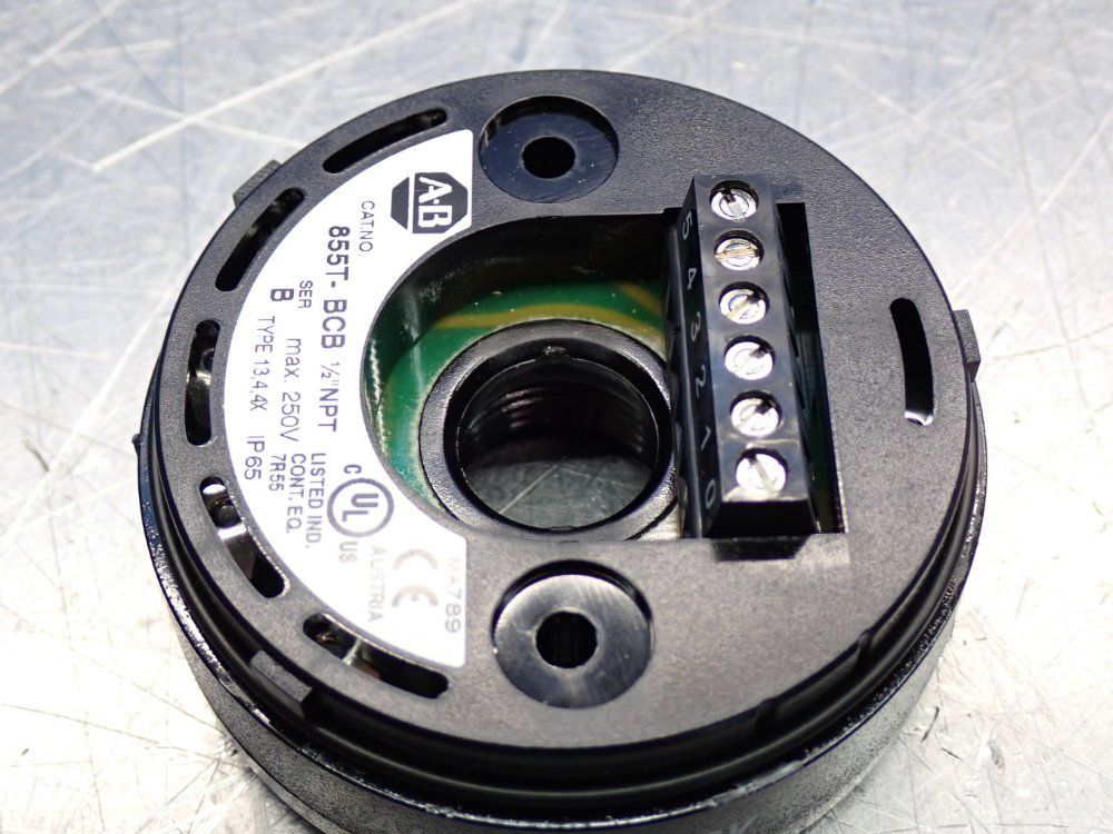 Allen Bradley 70mm, 1/2 Npt Light Stack Mounting Base And Cap - 855t-bcbc