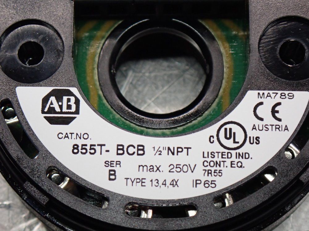 Allen Bradley 70mm, 1/2 Npt Light Stack Mounting Base And Cap - 855t-bcbc