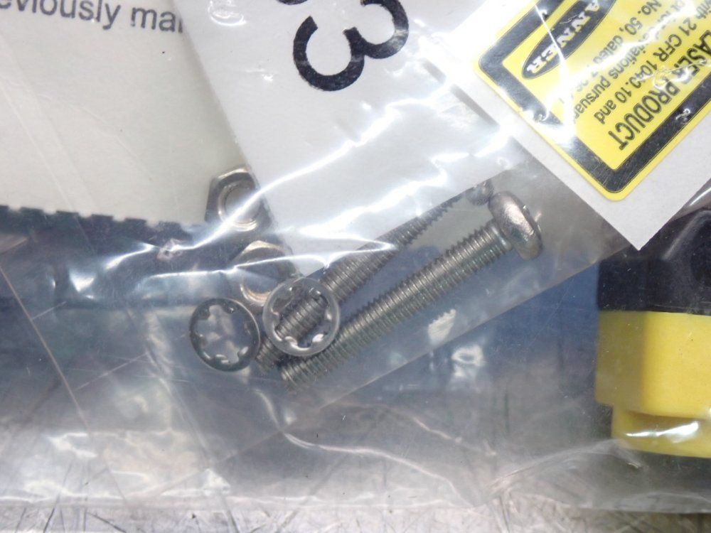 Banner Measurement Range: 15m Qs18 Series Photoelectric Sensor - Qs186leq7