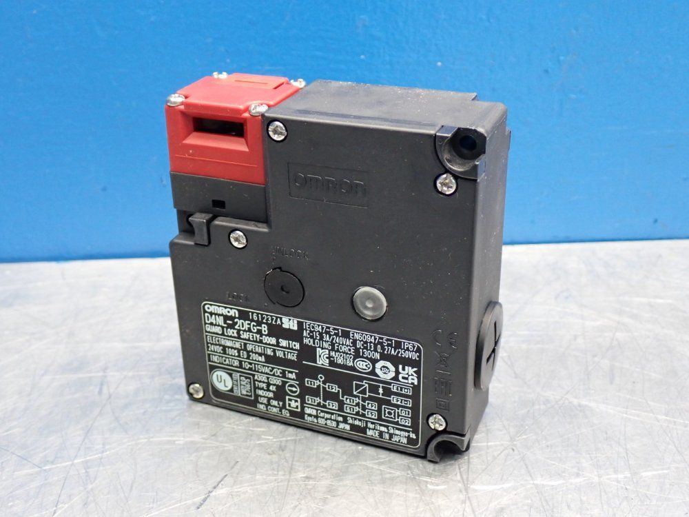Omron Guard Lock Safety-door Switch - D4nl-2dfg-b