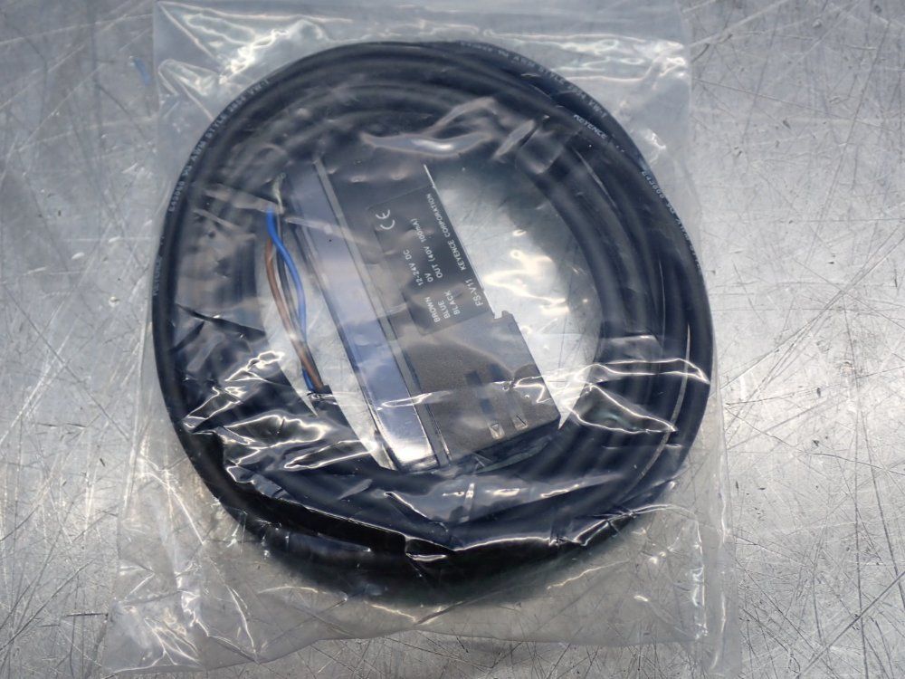 Keyence Main Unit Selectable Fiber Amplifier - Fs-v11