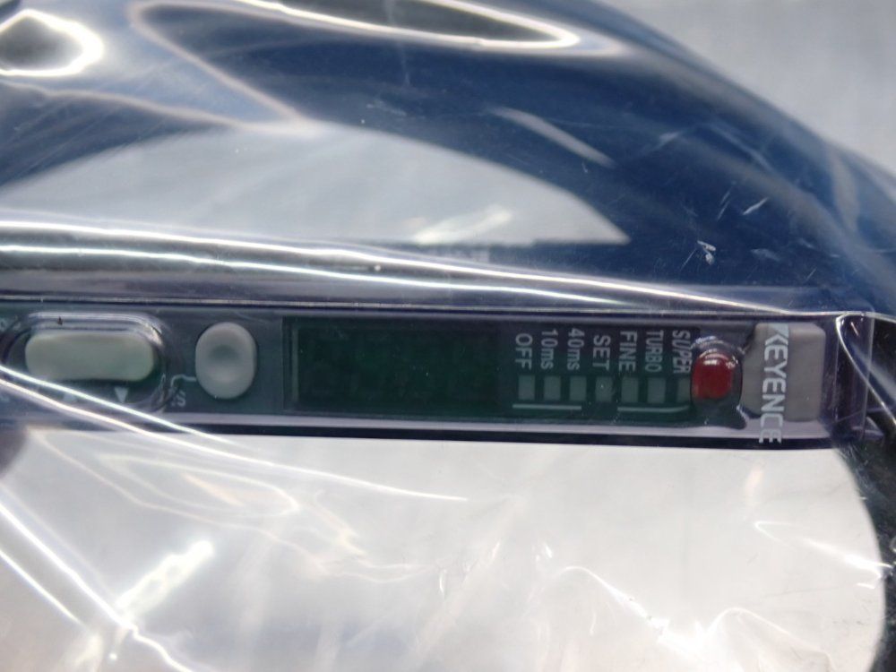 Keyence Main Unit Selectable Fiber Amplifier - Fs-v11