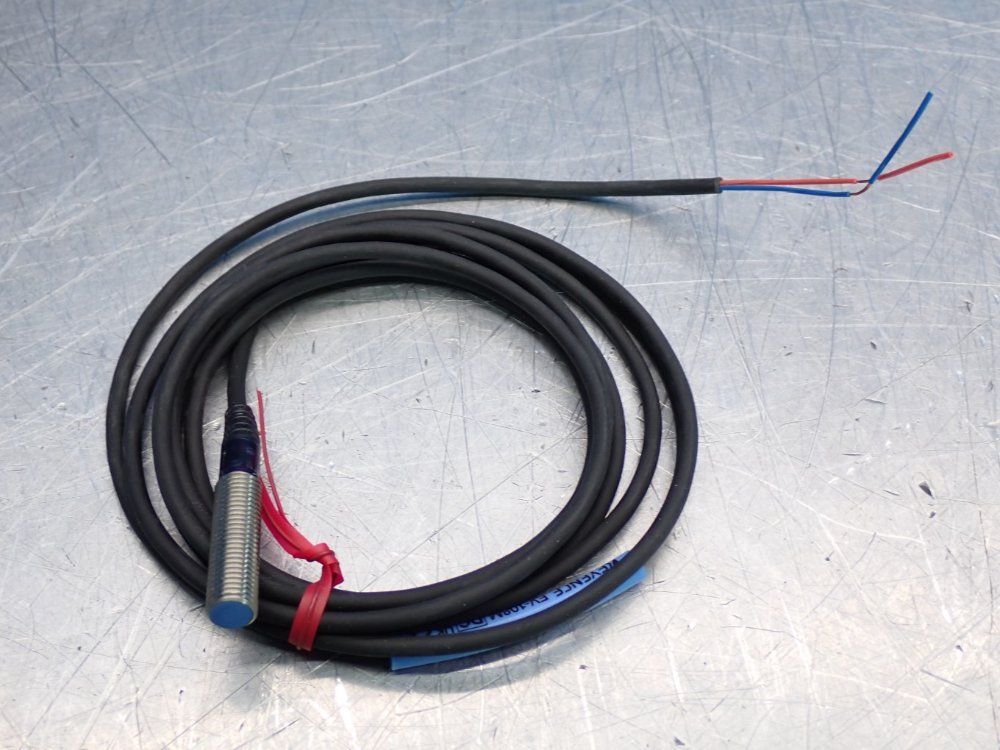 Keyence Twowire Self Contained Amplifier Proximity Sensors