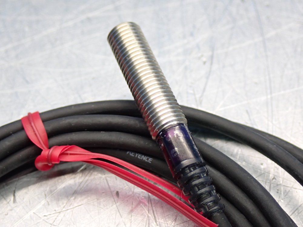 Keyence Twowire Self Contained Amplifier Proximity Sensors