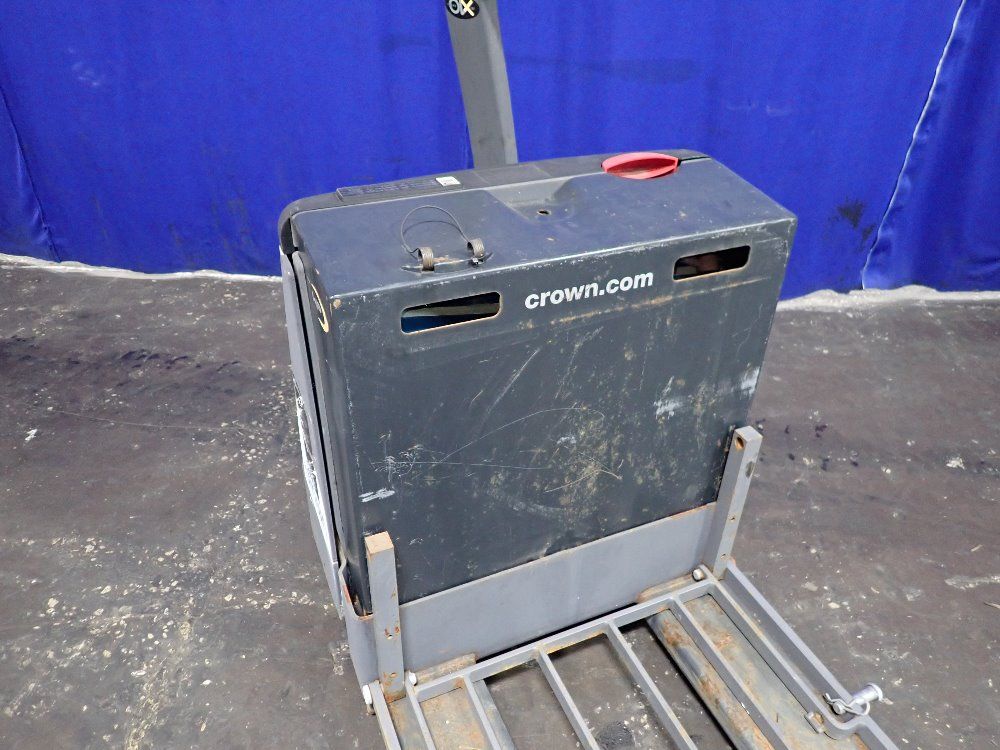 Crown Electric Pallet Jack