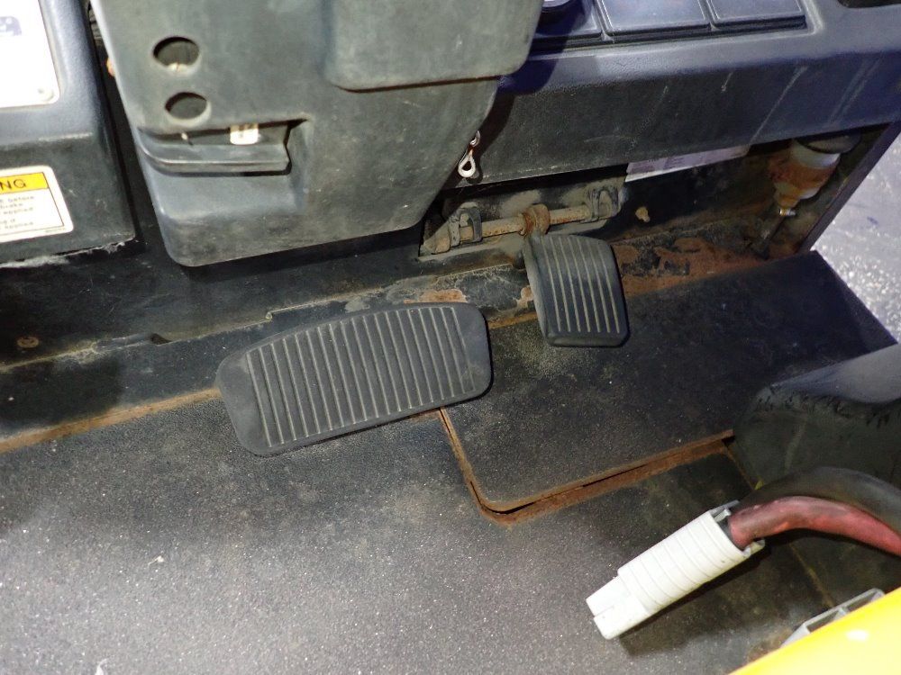 Yale 4000 Lbs Erp040tfn36se082 Electric Forklift - Erp040tfn36se082