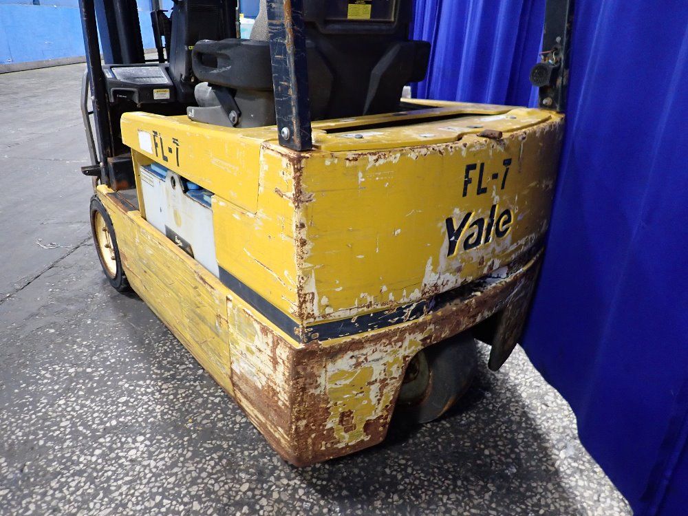Yale 4000 Lbs Erp040tfn36se082 Electric Forklift - Erp040tfn36se082