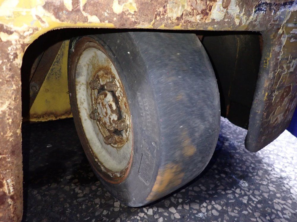 Yale 4000 Lbs Erp040tfn36se082 Electric Forklift - Erp040tfn36se082