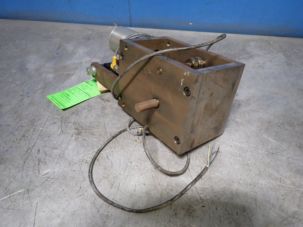 Cylinder