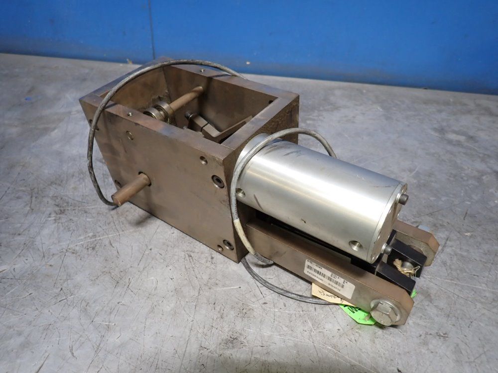  Cylinder