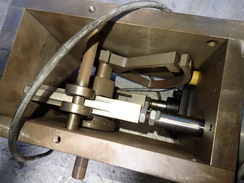  Cylinder