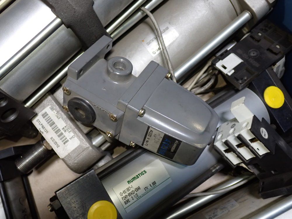  Cylinder