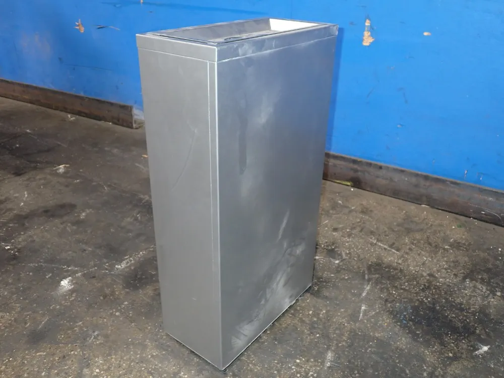 Mg 18" X 9" X 34" Trash Receptacle