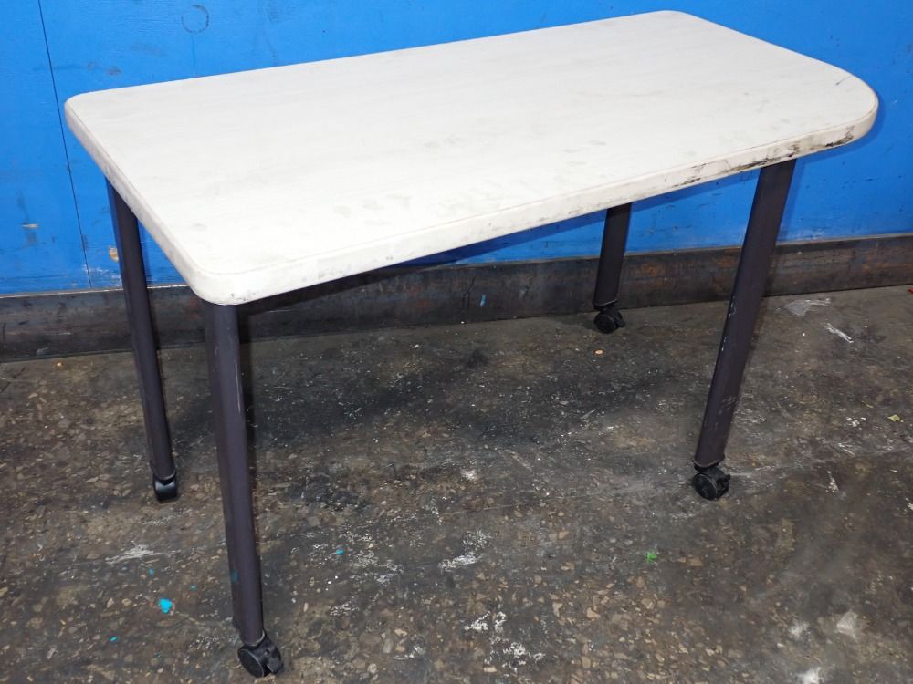  Portable Table