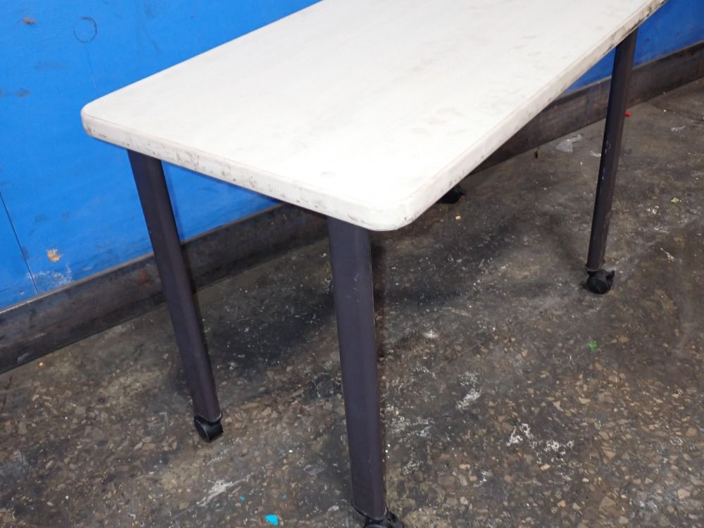  Portable Table