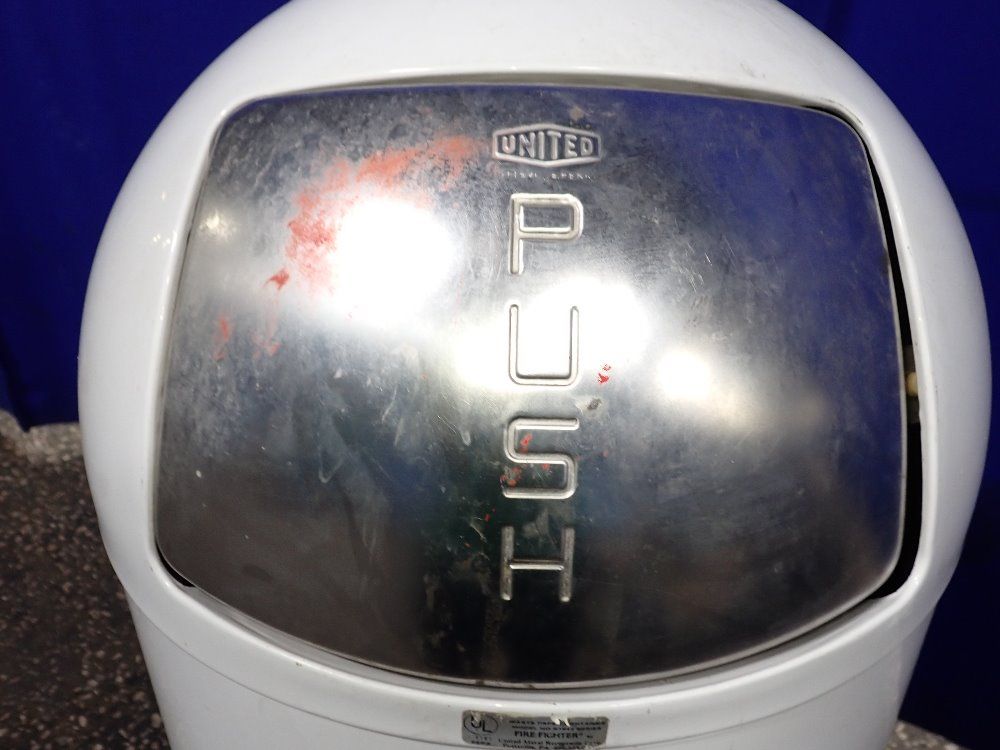 United Trash Cans