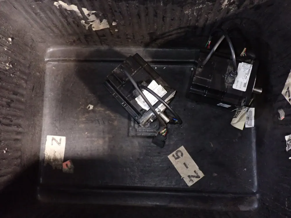 SERVO MOTORS