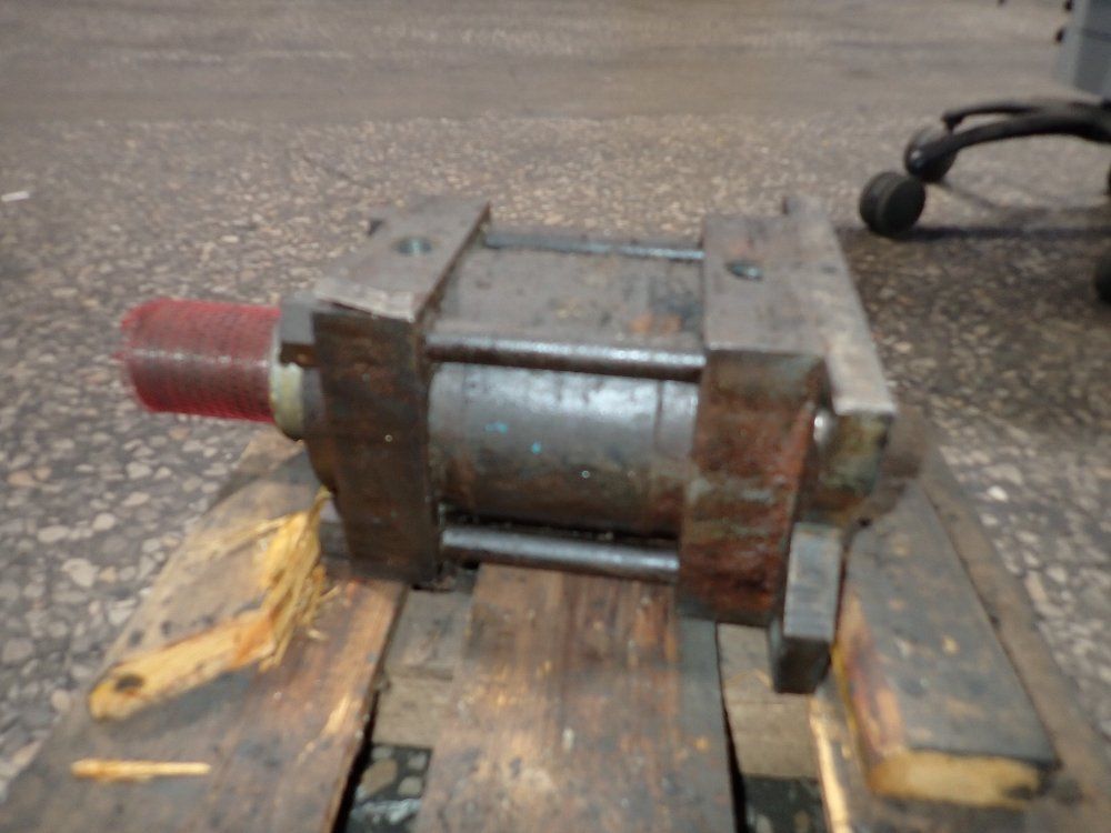  Pneumatic Cylinder
