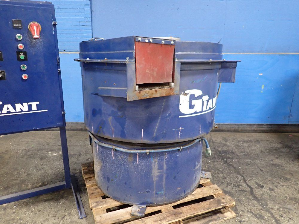 Giant Giant Vibratory Bowl Finisher