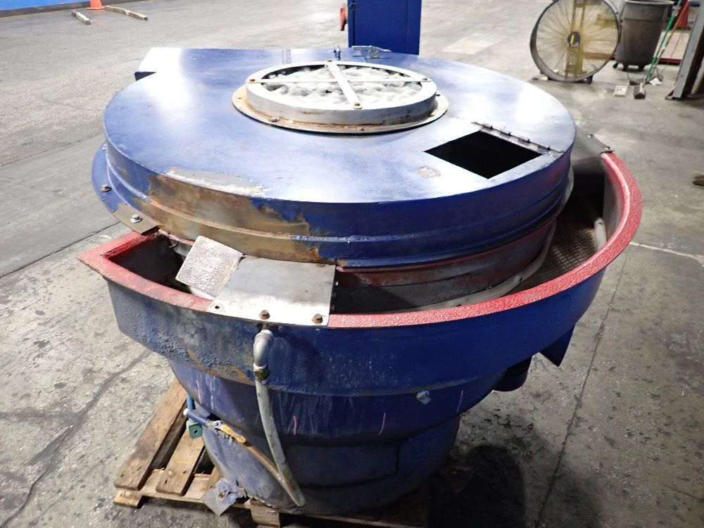 Giant Giant Vibratory Bowl Finisher