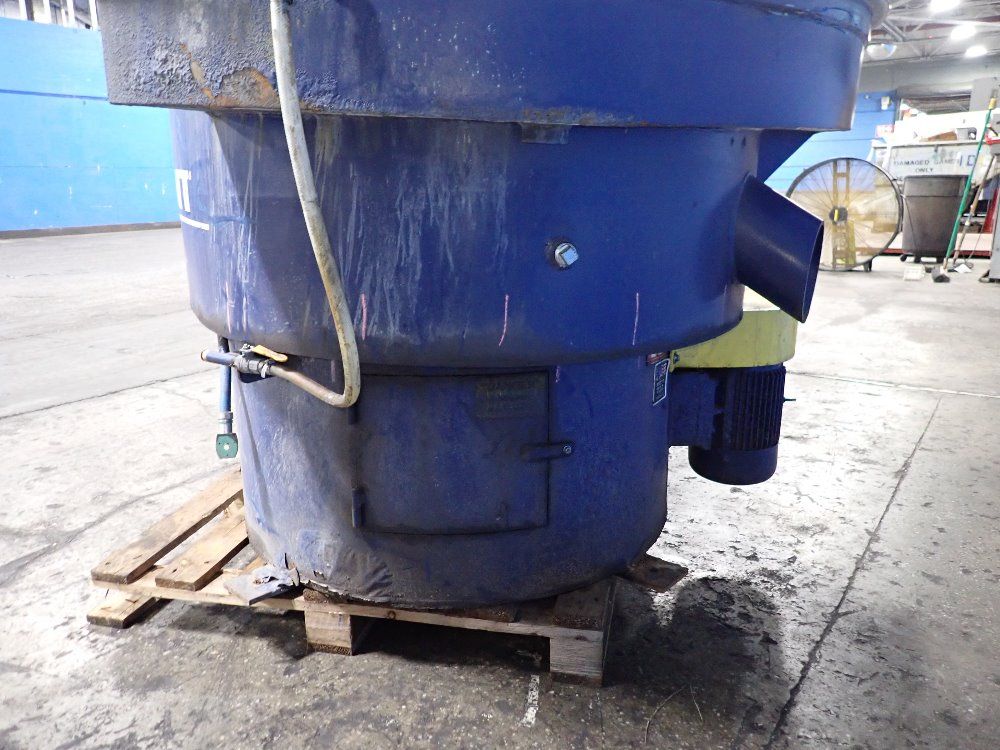 Giant Giant Vibratory Bowl Finisher