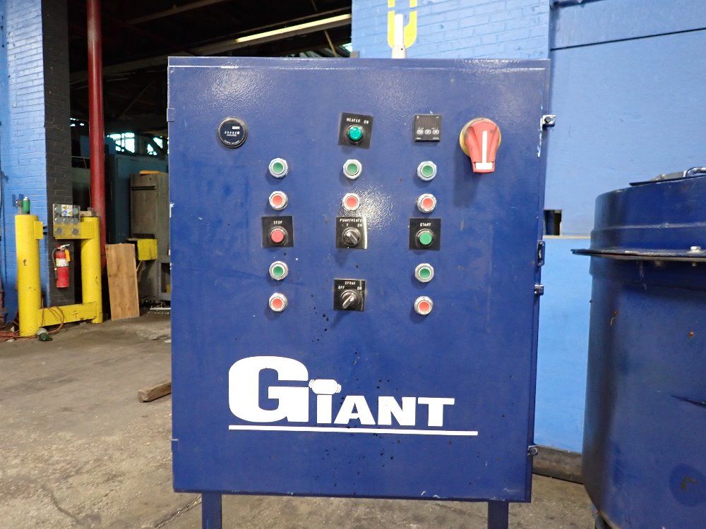 Giant Giant Vibratory Bowl Finisher
