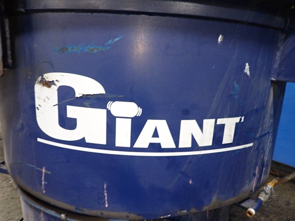Giant Giant Vibratory Bowl Finisher