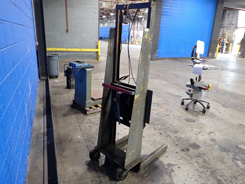  Manual Platform Lift