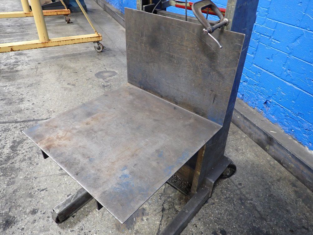  Manual Platform Lift