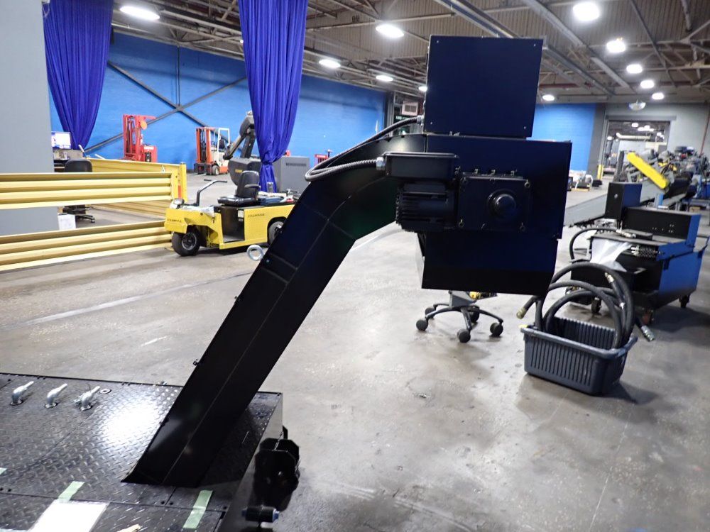 Hakusan Hakusan Incline Chip Conveyor
