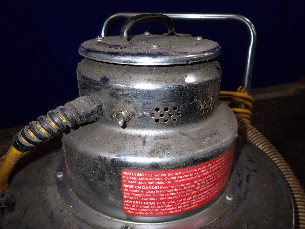 Milwaukee Wetdry Shop Vac