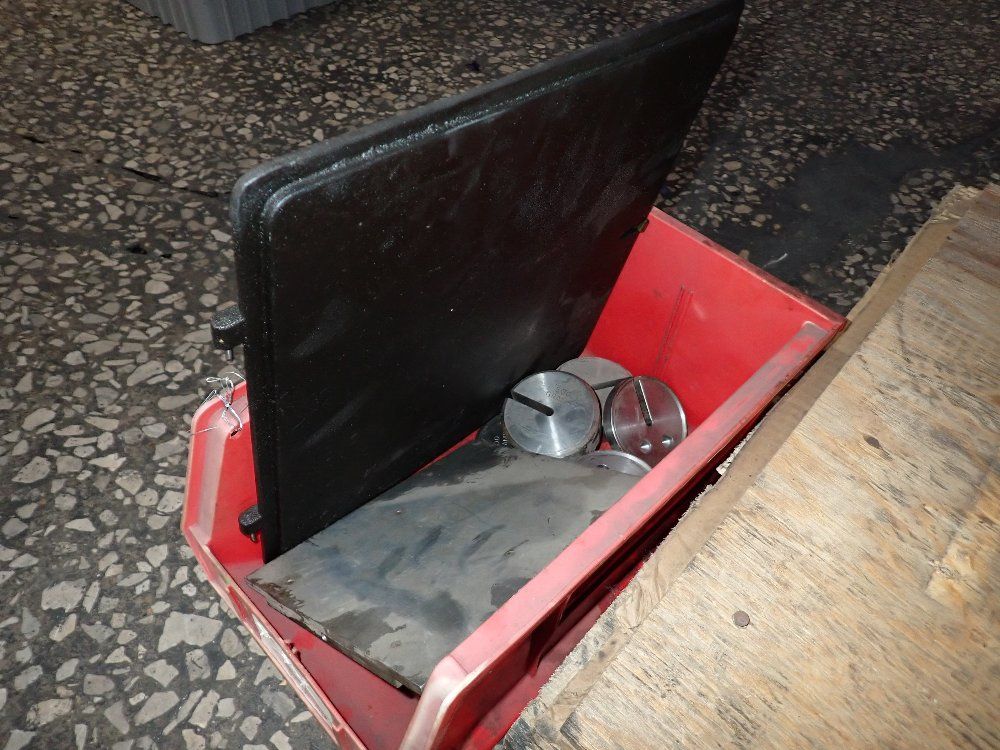 Wilson Tukon Tester