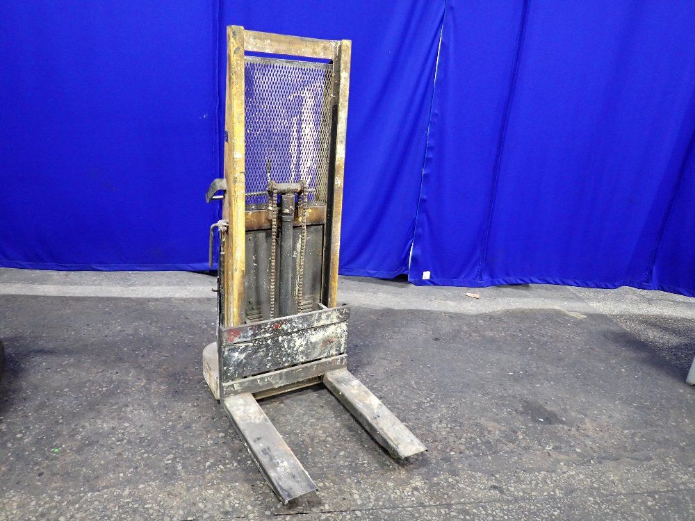 Big Joe Electric Pallet Jack