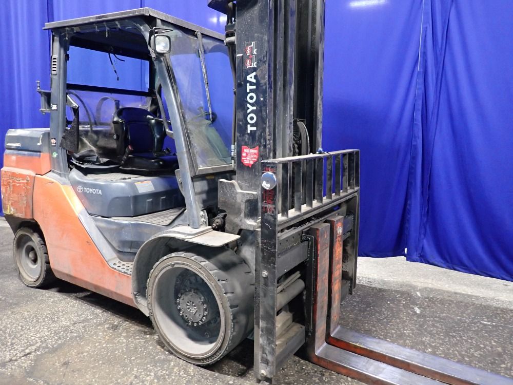 Toyota Toyota 8fgc70u Propane Forklift