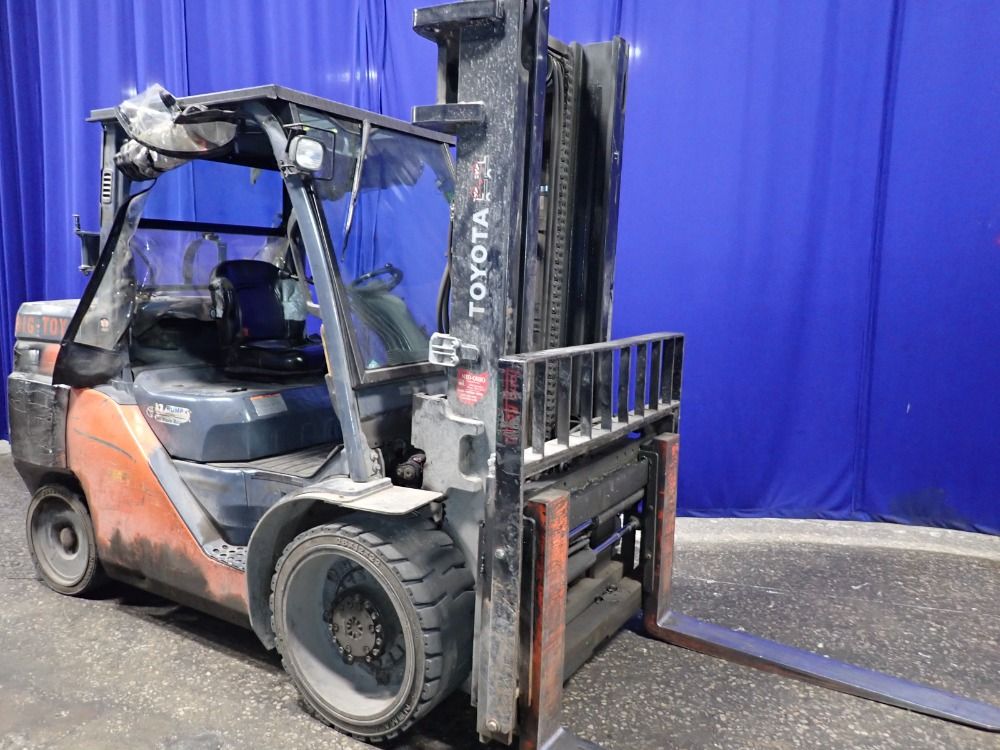 Toyota Toyota 8fgc70u Propane Forklift