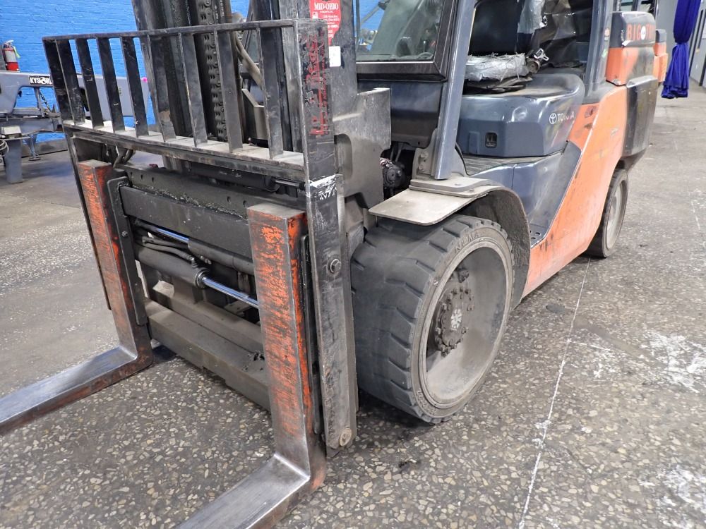 Toyota Toyota 8fgc70u Propane Forklift