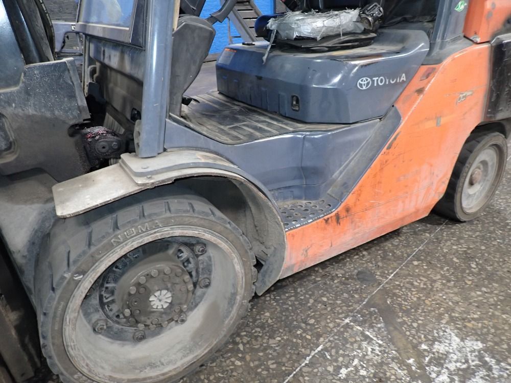 Toyota Toyota 8fgc70u Propane Forklift