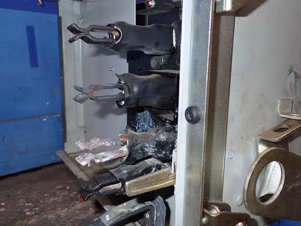 Siemens 100 Amp / 600 Vac Circuit Breaker Bus Plug - Uec4100g