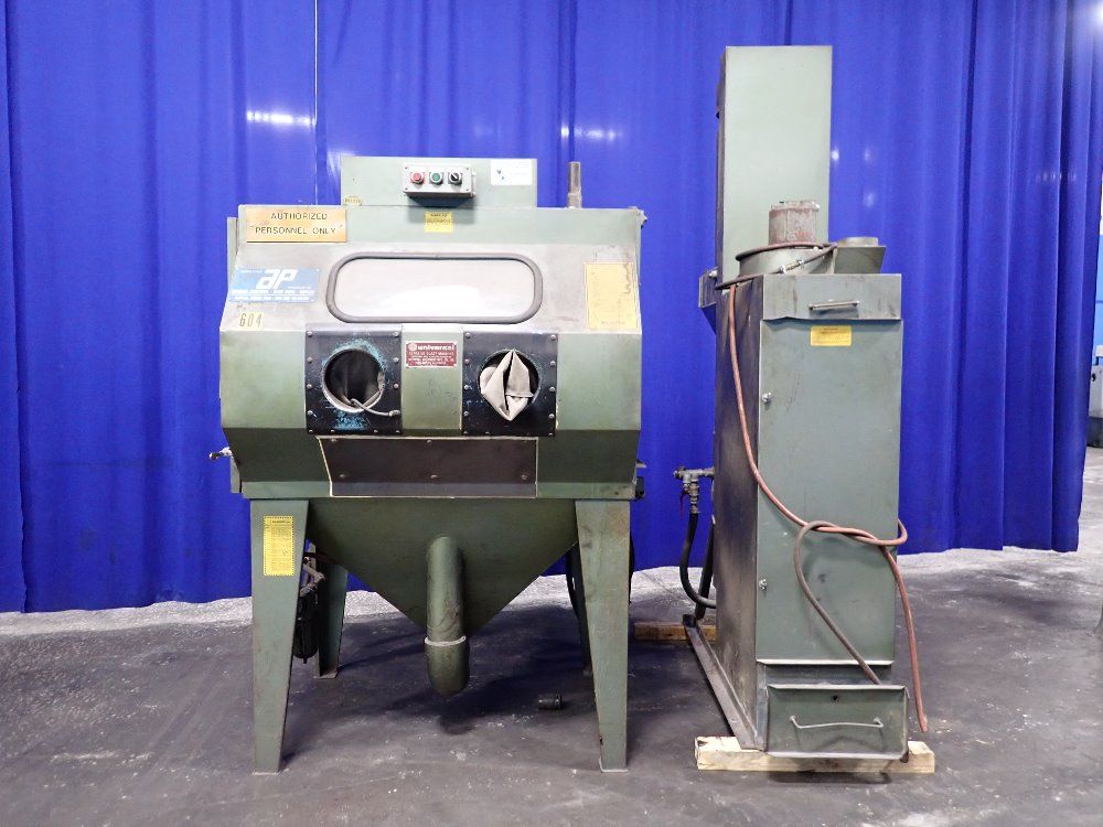Universal Universal Blast Cabinet