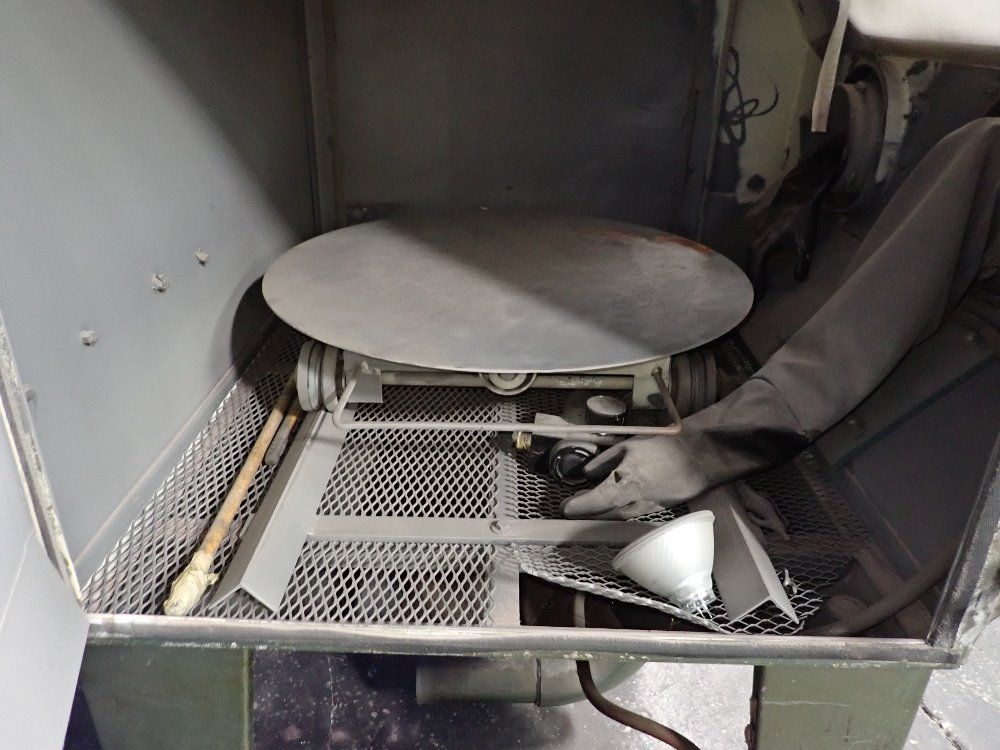Universal Universal Blast Cabinet
