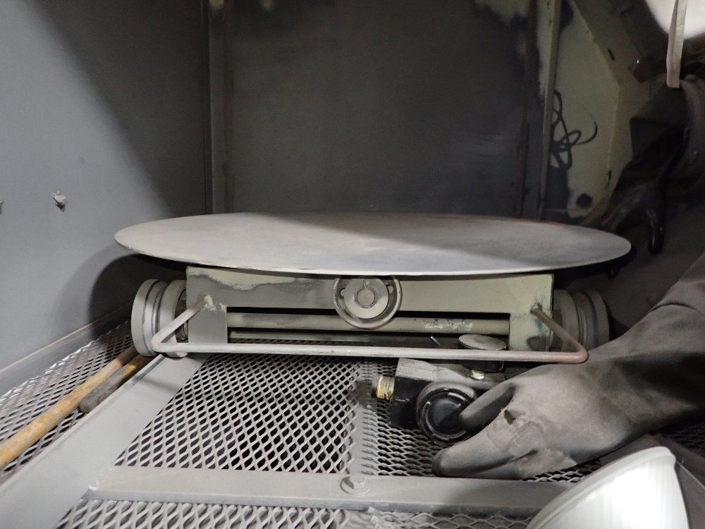 Universal Universal Blast Cabinet