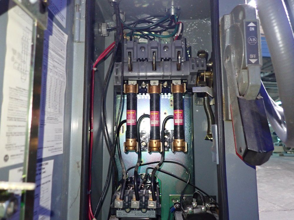 Universal Universal Blast Cabinet
